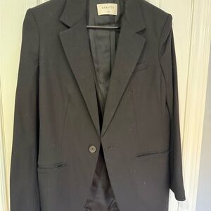 Aritzia Babaton agency blazer